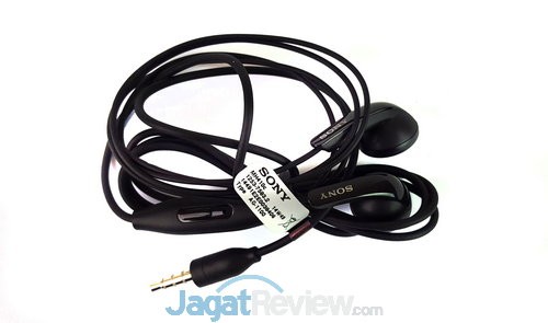 Review Sony Xperia E4 Dual: Smartphone Android Dual-SIM untuk Anak Muda 7 Headset