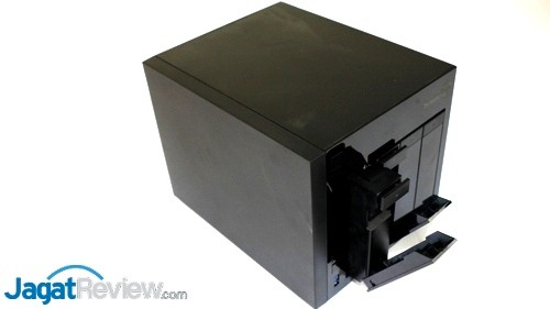 Review Seagate NAS Pro 4-Bay: NAS Elegan Penunjang Bisnis 1 Seagate NAS Pro 4-Bay - 08