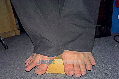 Review Xiaomi Redmi 2: Smartphone Android 4G MIUI 64Bit 7 Xiaomi Redmi 2 - Kemasan Diinjek