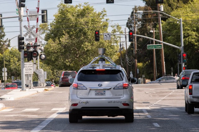 Self-Driving Car Google Alami 11 Kecelakaan Selama 6 Tahun 2 google self driving car 640x427 1