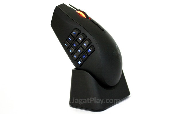 Review Razer Naga Epic Chroma: Senjata Gamer RPG! 12 razer naga epic chroma jagatplay 3