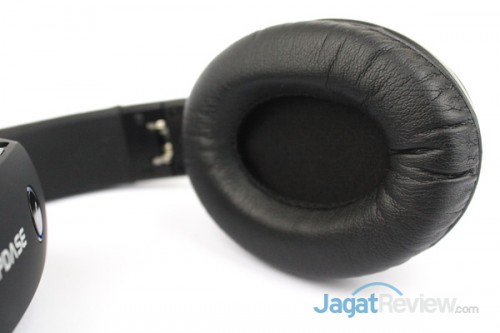 Review Capdase Pulse: Headphone Wireless nan Praktis 2 Earpad dilapisi kulit untuk menunjang kenyamanan telinga