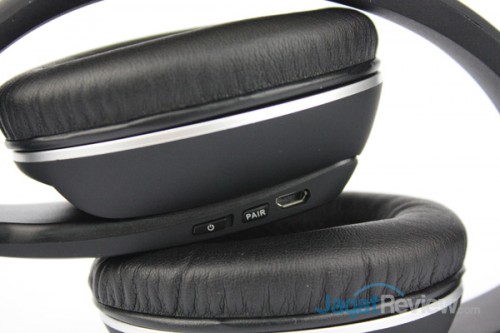 Review Capdase Pulse: Headphone Wireless nan Praktis 7 Tombol pairing Bluetooth dikemas apik di dekat driver headphone