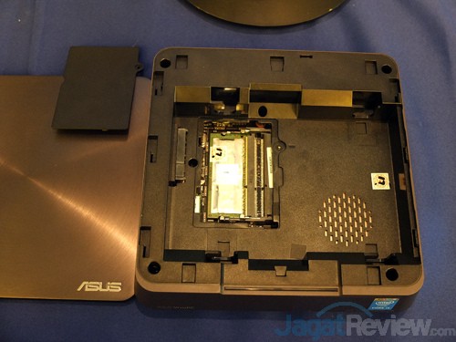 Lebih Dekat dengan Si Kecil, ASUS VivoPC VM62 & VivoMini PC UN62 2 ASUS VivoPC Storage & Memory Compartment