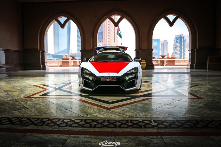 Kepolisian Abu Dhabi Gunakan Mobil HyperSport untuk Patroli 1 Abu Dhabi Police Lykan Hypersport 6
