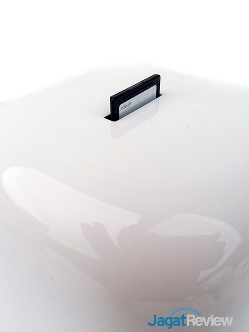 Review Acer Revo One: Lengkap dan Penuh Gaya 2 Acer_Upper_Body