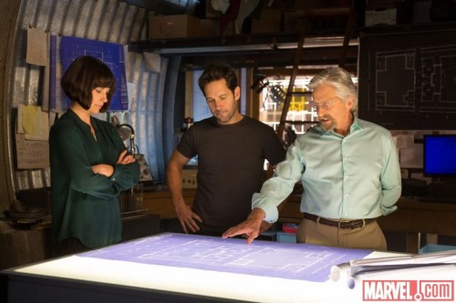 Marvel Pamerkan Ragam Foto Baru untuk Ant-Man-Movie-Hope-van-Dyne-Evangeline-Lily-Scott-Lang-Paul-Rudd-and-Hank-Pym-Michael-Douglas