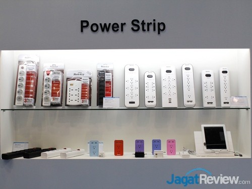 Power Strip dari HuntKey, yang beberapa di antaranya juga dilengkapi port USB Charging