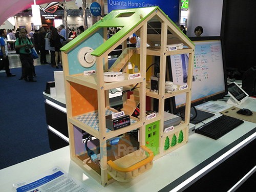 Computex 2015 Intel Booth Raid - Berbagai unit IoT untuk rumah