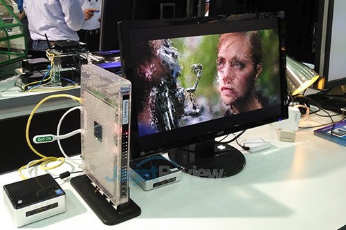 Computex 2015 Intel Booth Raid - Lantiq DOCSIS Gateway with QoS