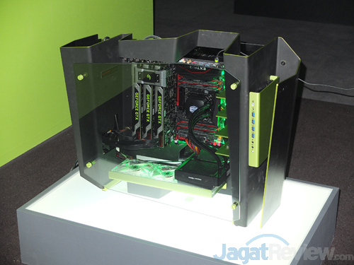 Computex 2015 Booth Raid: NVIDIA 23 Computex 2015 NVIDIA 3X 980 Ti 4K Demo Project Cars 02