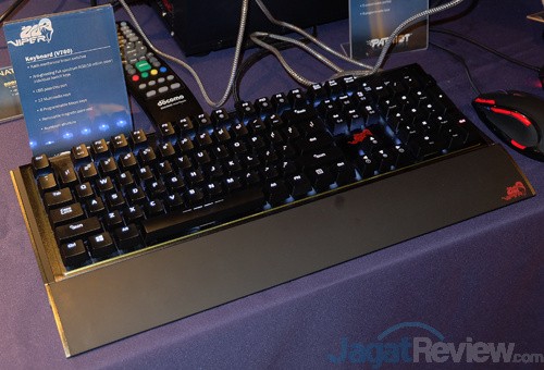 Computex 2015 Room Raid: Patriot 2 Computex 2015 Patriot Viper Keyboard V760