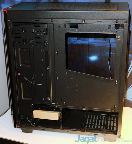 Computex 2015 Rosewill Gungnir 02