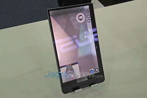 Intel Booth Raid Computex 2015 - Dell Venue 7840