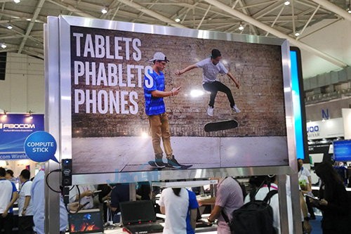 Intel Booth Raid Computex 2015 - Tablet