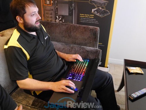 Computex 2015: Booth Raid Corsair 3 Lapdog (2)