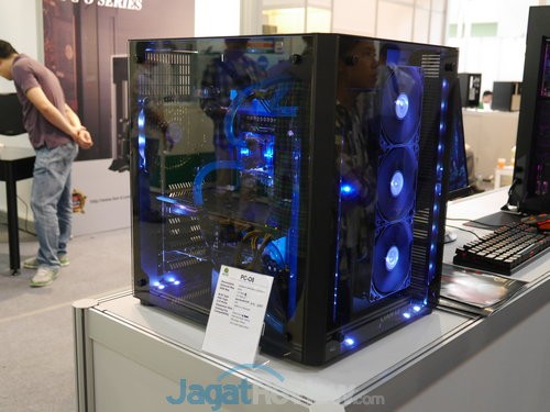 Computex 2015 Booth Raid: Lian Li 3 Lian Li booth raid Computex 2015 (1)