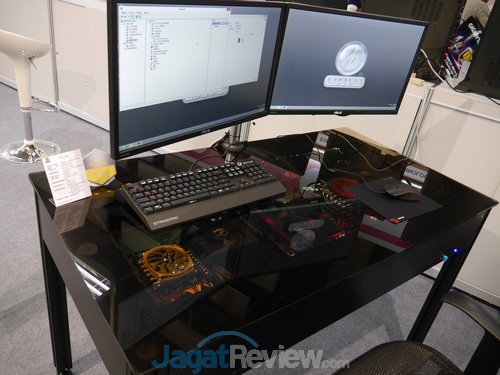 Computex 2015 Booth Raid: Lian Li 2 Lian Li booth raid Computex 2015 (10)