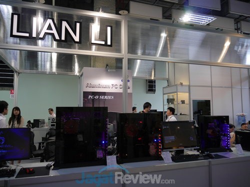 Computex 2015 Booth Raid: Lian Li 1 Lian Li booth raid Computex 2015 (2)