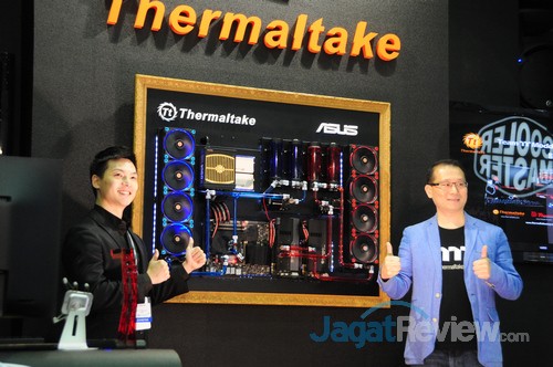 Computex 2015: Thermaltake Booth Opening 2 OpeningThermalTakeBooth_10