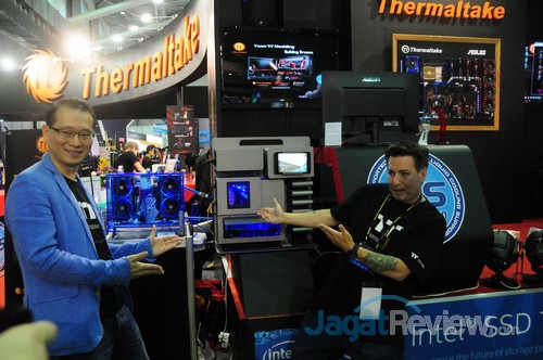 Computex 2015: Thermaltake Booth Opening 5 OpeningThermalTakeBooth_30