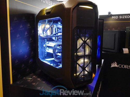 Computex 2015: Booth Raid Corsair 13 P9870993