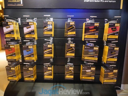 Computex 2015: Booth Raid Corsair 9 P9880049