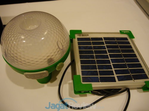 Mobiya - Lampu Portabel Tenaga Surya dari Schneider Electric 2 Schneider Mobiya (1)