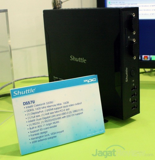Computex 2015 Booth Raid: Shuttle 5 Shuttle DS57U