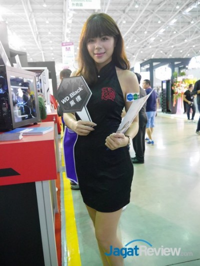 Computex 2015: Booth Babes Day 4 - Part 1 2 boothbabes computex2015 day4-1 002