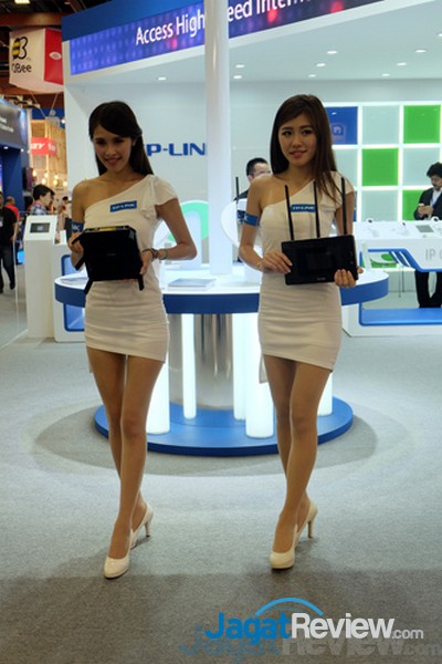 Computex 2015: Booth Babes Day 4 - Part 1 7 boothbabes computex2015 day4-1 007