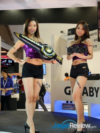 Computex 2015: Booth Babes Day 4 - Part 1 8 boothbabes computex2015 day4-1 008