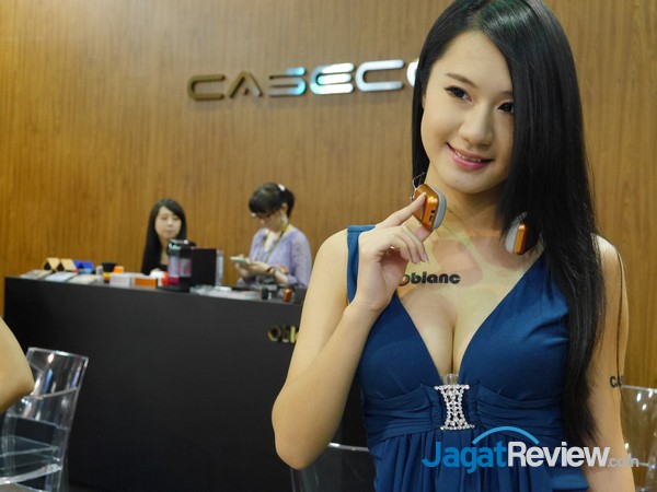 Computex 2015: Booth Babes Day 5 - Part 2 71 computex2015 boothbabes 5 2 006