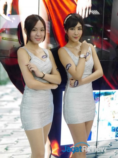 Computex 2015: Booth Babes Day 5 - Part 2 9 computex2015 boothbabes 5-2 009