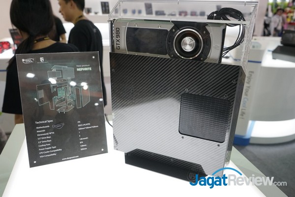 Computex 2015: Deepcool Rilis Casing Gaming Berbahan Carbon Fiber 17 computex2015 deepcool nephrite 001