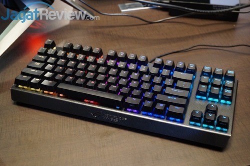 ASUS Pamerkan Keyboard dan Mouse Gaming Terbaru 1 thumb_DSC00301_1024