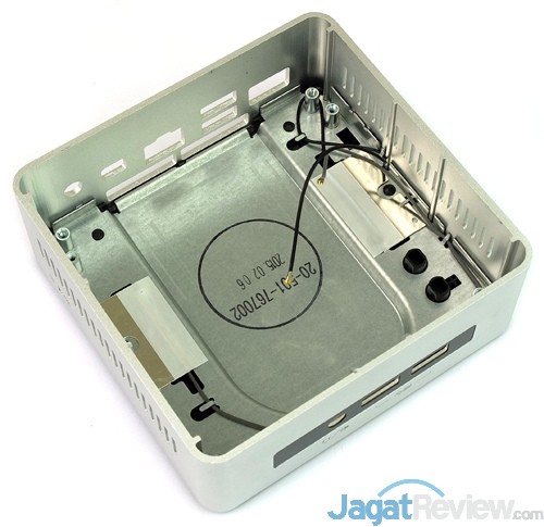Review Mini PC Desktop: Intel NUC NUC5i5RYH 19 Intel NUC NUC5i5RYH Case