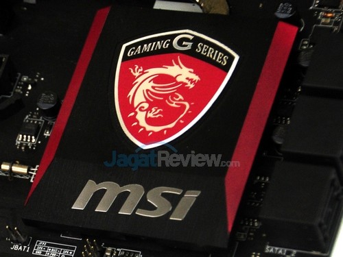 MSI_990FXA_Gaming_28