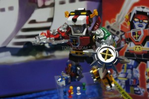 SDCC2015-Toynami-Voltron-Alt3-300x199.jpg
