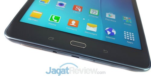 Tombol Home fisik khas Samsung tetap tersedia