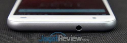 Di atas ada slot audio jack 3.5mm