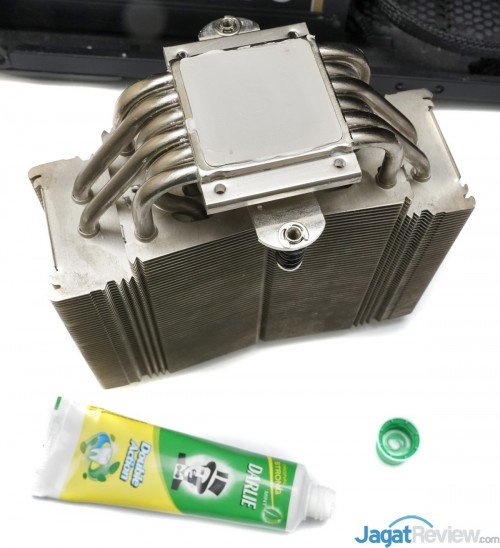 Pasta Gigi untuk Pengganti Thermal Paste: Berbahaya! 1 Thermalpaste Pasta Gigi 7