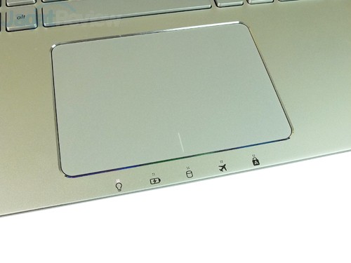 Review Notebook: ASUS N551ZU 4 ASUS N551ZU Touchpad & LED Indicator