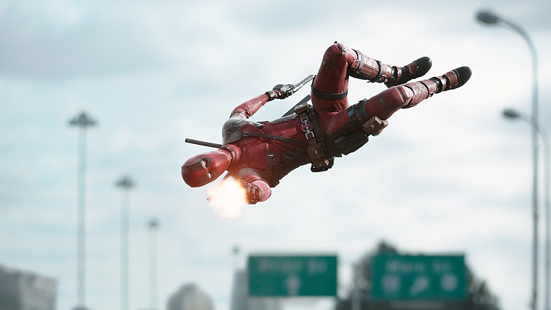 Trailer Perdana Deadpool Akhirnya Dirilis 21 Deadool Trailer Flying Gunshot