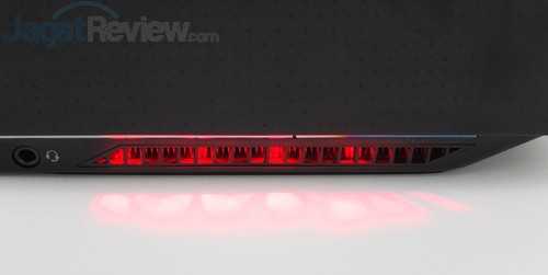 Review Notebook Gaming: HP Omen 15-5117TX 12 HP Omen 15-5117TX Exhaust Ventilation 03