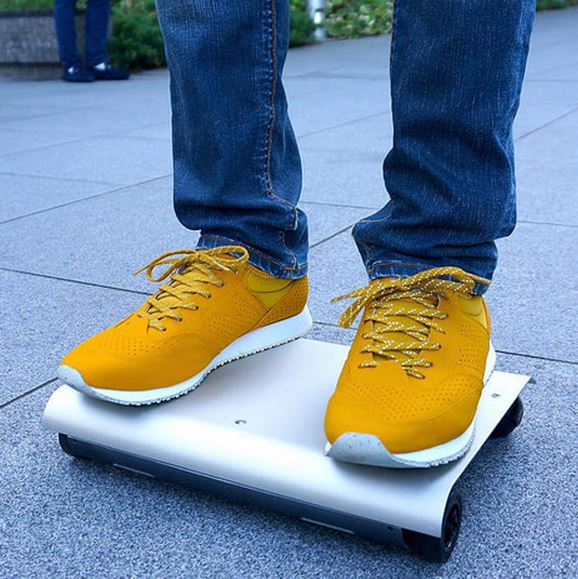 Jepang Berhasil Kembangkan Kendaraan Transport Sebesar Laptop 2 Walk car 2