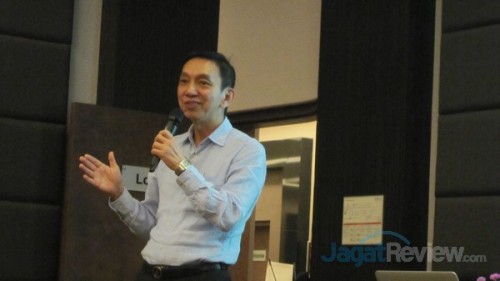 15 Tahun Berjaya, Leapfrog Memperkuat Lini Produknya 1 President Leapfroglobal, George Hu, memaparkan sejarah perusahaannya