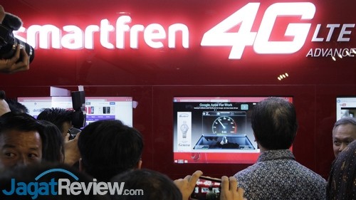Galeri Smartfren Jakarta Kini Hadir dengan 4G LTE Experience Zone 4 Galeri Smartfren Jakarta 04