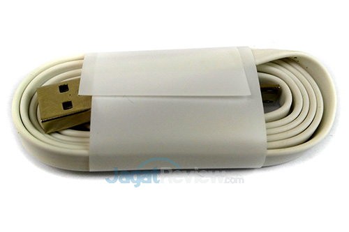 Review Smartphone Android Infinix Zero 2 4G 10 Infinix Zero 2 - Kabel Charger