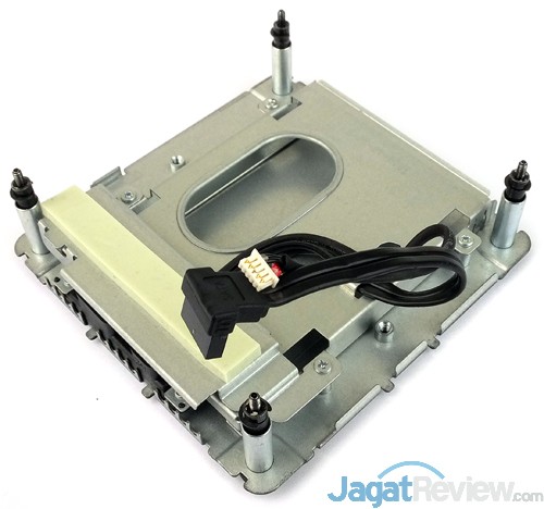 Review Mini PC Desktop: Intel NUC NUC5i3RYH 10 Intel NUC5i3RYH Storage Compartment 02